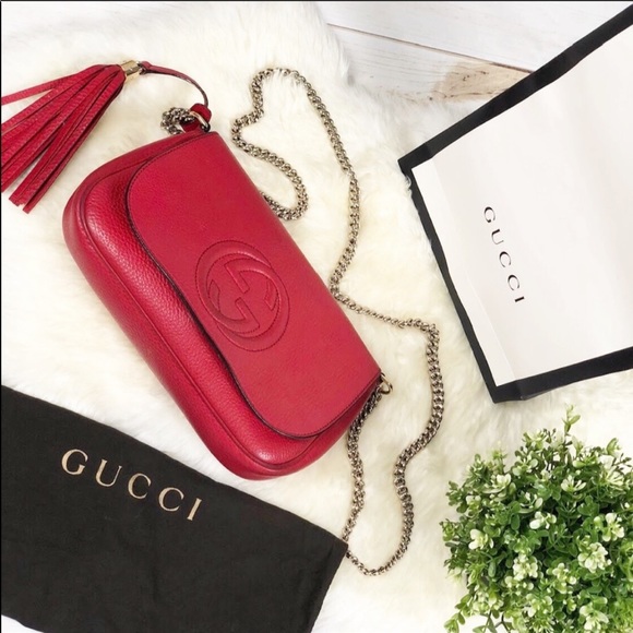 red chain crossbody bag